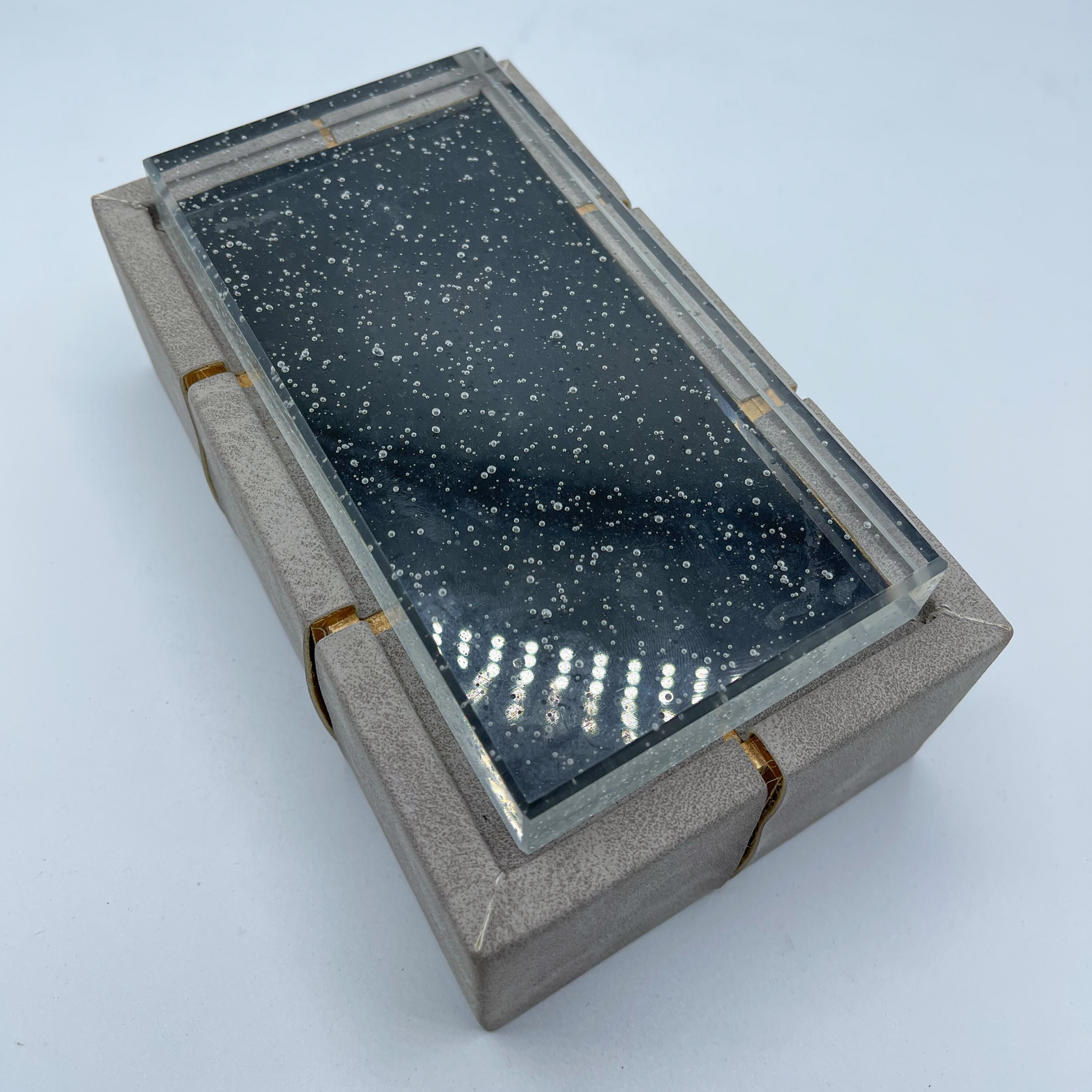 Coarse Textured Box